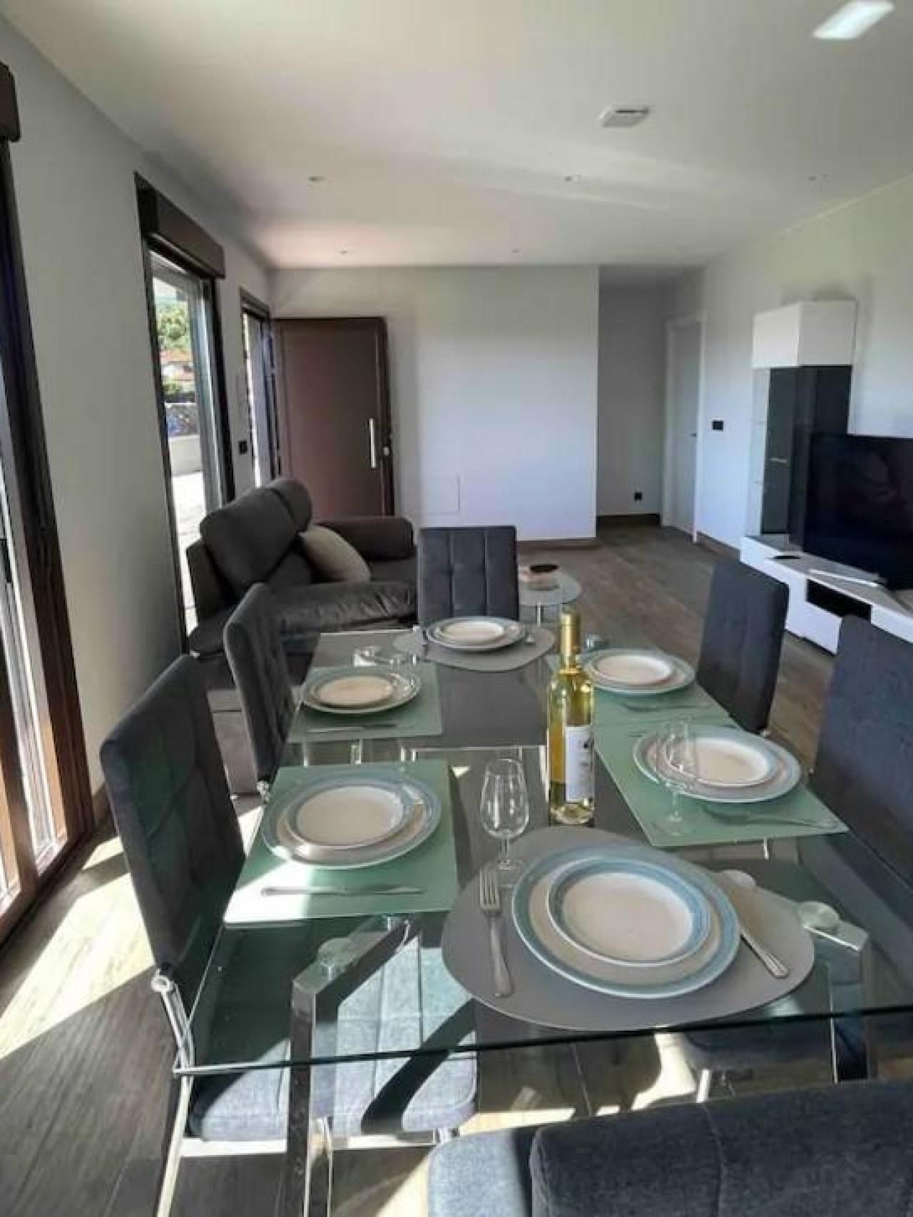 Interior de una vivienda industrializada de Home3.