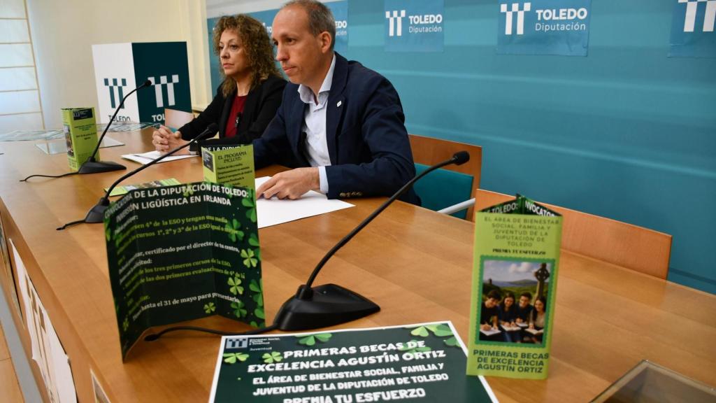 Presentación de las becas de excelencia académica Agustín Ortiz en Irlanda.