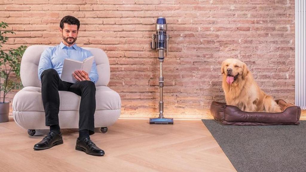 100' de batería, 700 W, cepillo para mascotas y 50€ de descuento: Este aspirador sin cable de Cecotec es una maravilla