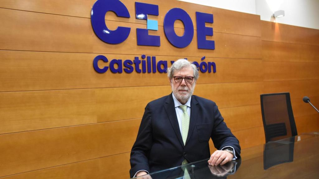 Santiago Aparicio (CEOE CyL), durante una entrevista con El Español - Noticias de CyL