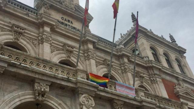 El Ayuntamiento de Valladolid y la bandera arcoíris