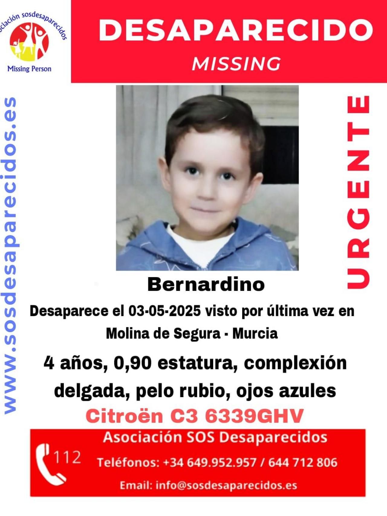 El cartel difundido por SOS Desaparecidos pidiendo información sobre este niño que reside en Molina de Segura.