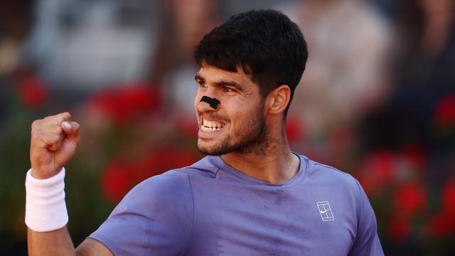 Carlos Alcaraz celebra un punto en su duelo ante Musetti.