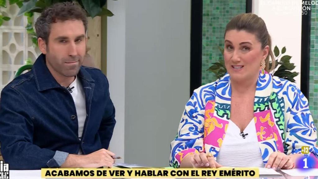 Aitor Albizua y Carlota Corredera en 'La familia de la tele'.