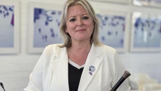 La nacionalista Sandra Permuy es investida como nueva alcaldesa de Fene (A Coruña)