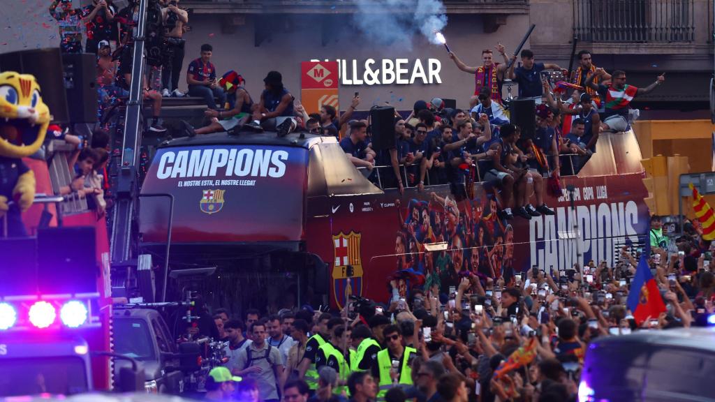 La rúa del Barça celebrando los títulos conquistados esta temporada.