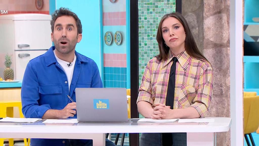 Aitor Albizua e Inés Hernand en 'La familia de la tele'.