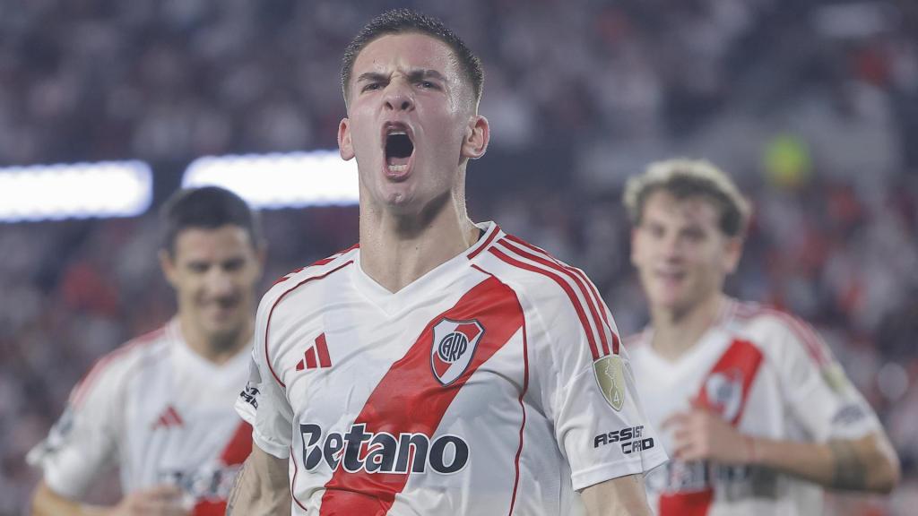 Franco Mastantuono celebra un gol con River Plate