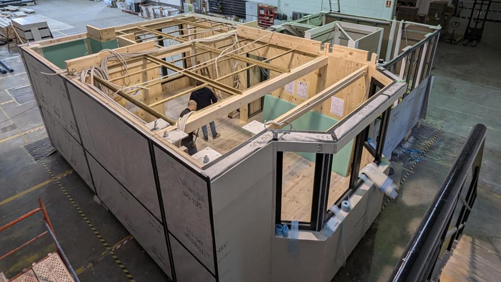 Proceso de fabricación de los módulos en las instalaciones de Pinseque