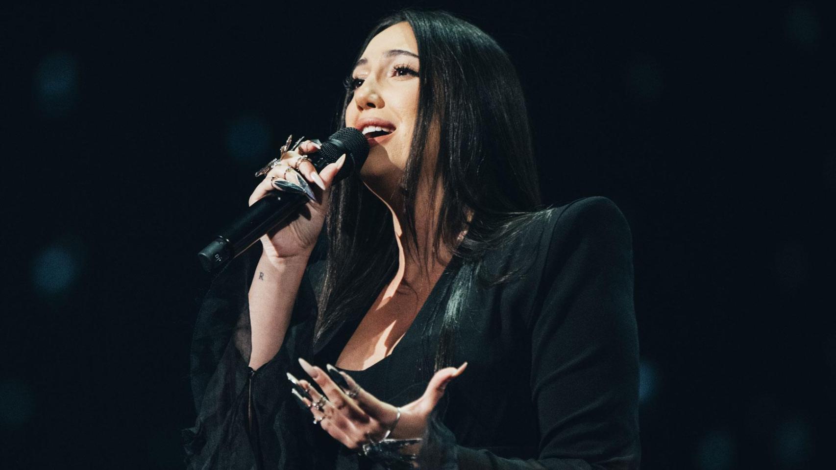 Yuva Raphael, representante de Israel, durante la actuación de la segunda semifinal de Eurovisión 2025.