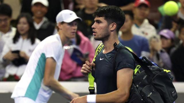 Carlos Alcaraz y Jannik Sinner tras enfrentarse en Miami 2023