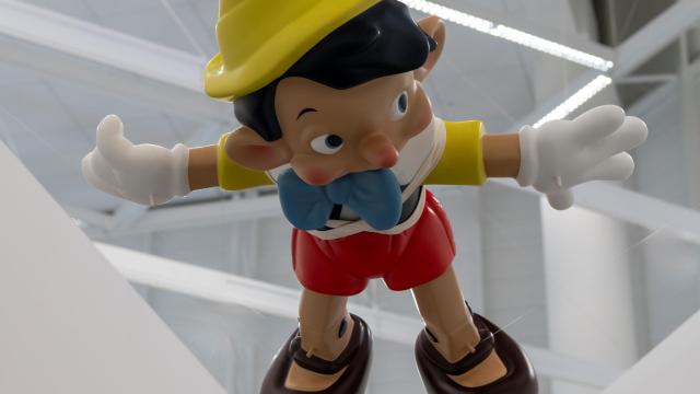 Maurizio Cattelan: 'Daddy, Daddy', 2008. Cortesía del Archivo Maurizio Cattelan. Foto: © Centre Pompidou-Metz / Marc Domage