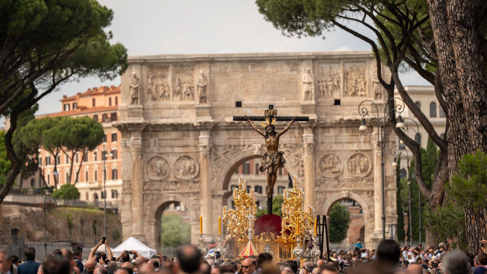 El Jubileo de las Cofradías, en imágenes: el Cristo de la Expiración del Cachorro recorre Roma