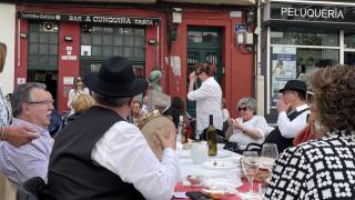 A Cunquiña transforma la plaza del Humor de A Coruña en un escenario solidario de las Letras Galegas