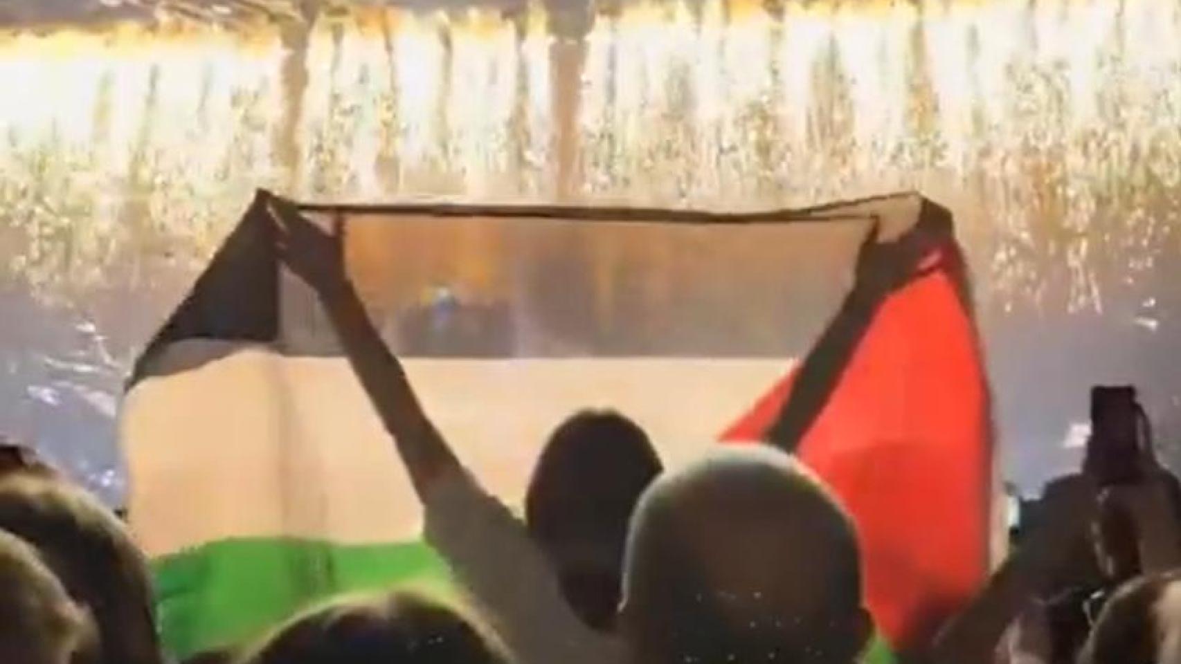 Yuval Raphael, en representación de Israel, interpreta New Day Will Rise durante la Gran Final del Festival de la Canción de Eurovisión 2025 en Basilea, Suiza.