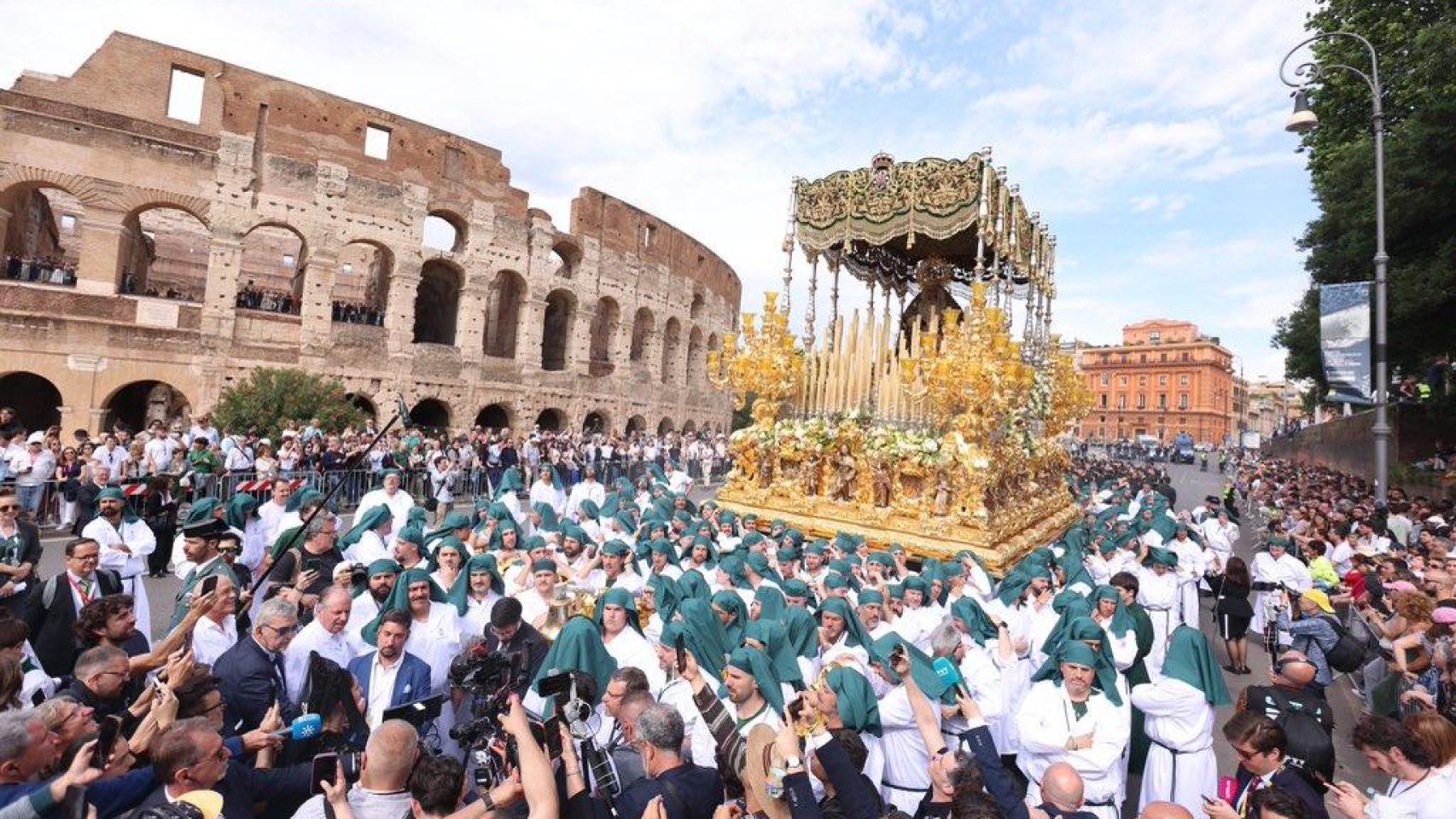 El Jubileo de las Cofradías, en imágenes: La Esperanza de Málaga recorre Roma