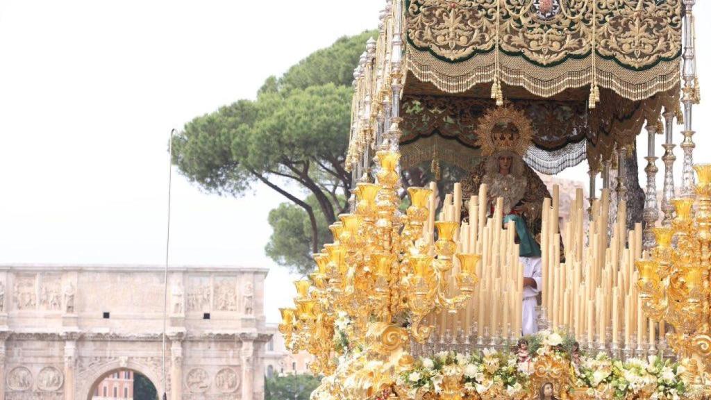 La Esperanza de Málaga en Roma.