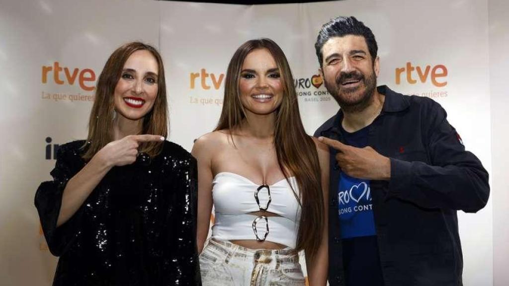 Julia Varela, Melody y Tony Aguilar.