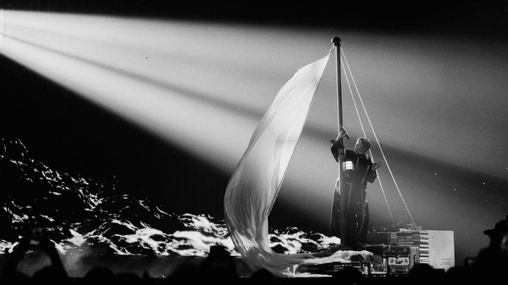 JJ durante su actuación en la final de la 69 edición del Festival de Eurovisión en el St. Jakobshalle.