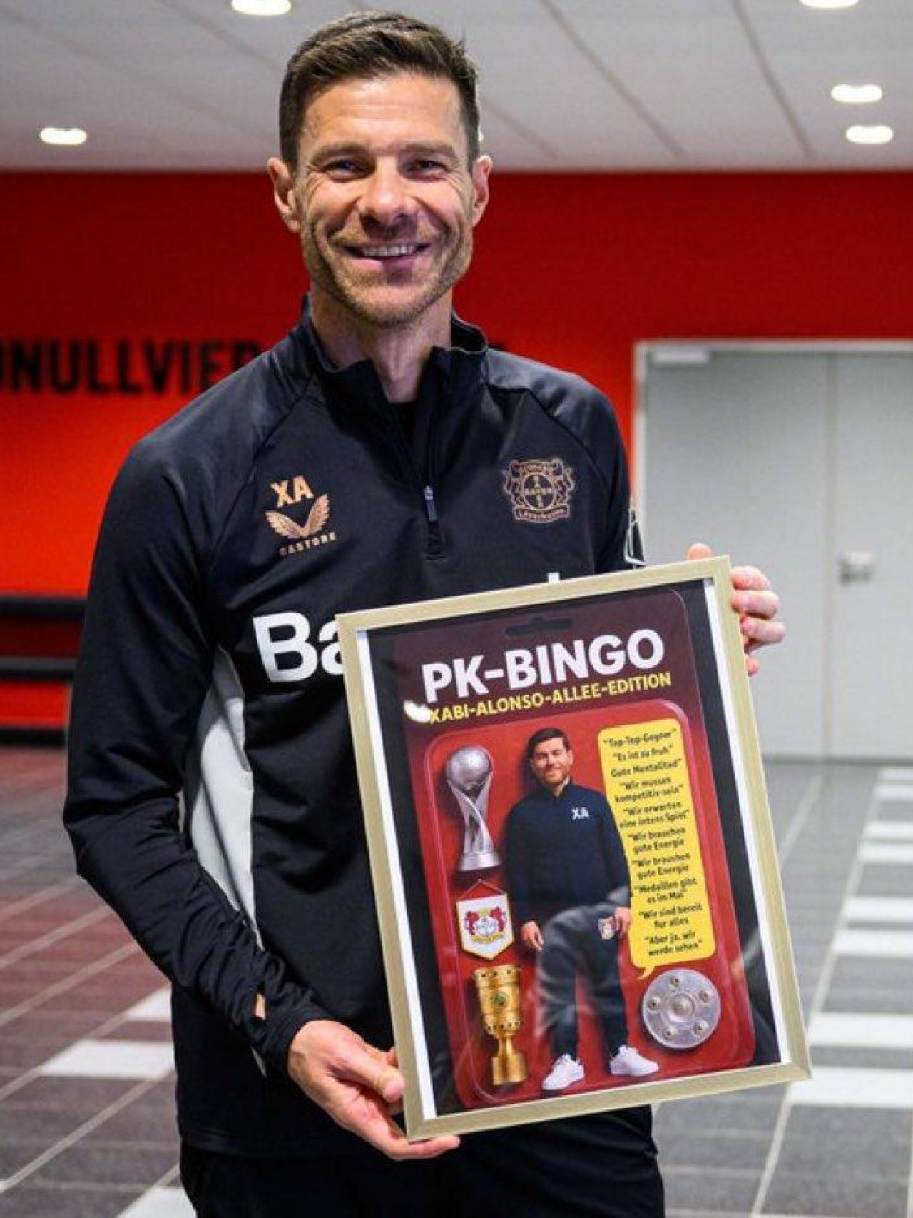 El regalo de la prensa a Xabi Alonso.