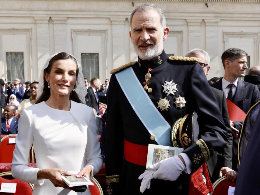 Felipe VI y Letizia este domingo en El Vaticano.