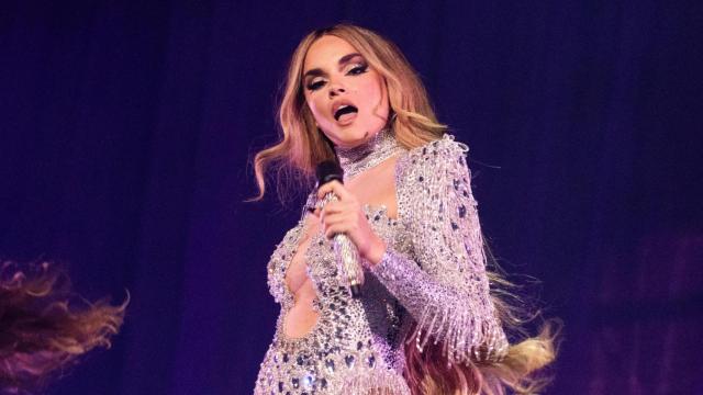 Melody durante su actuación en la final de la 69 edición del Festival de Eurovisión en el St. Jakobshalle.