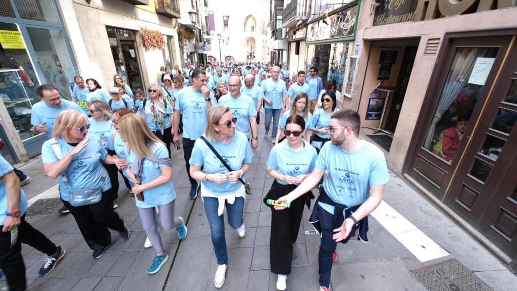 La vicepresidenta de la Junta de Castilla y León y consejera de Familia e Igualdad de Oportunidades, Isabel Blanco, ha participado hoy en la VI Marcha Solidaria organizada por la Asociación Zamorana de Ayuda frente al Cáncer (Azayca), que ha tenido lugar en Zamora.