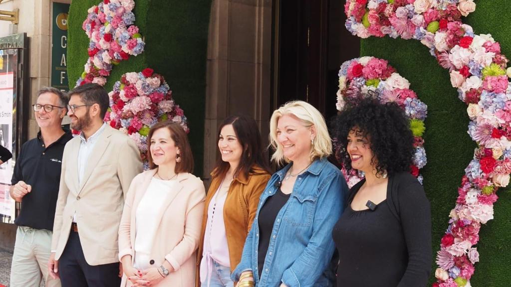 Presentación del decorado floral del Teatro Principal.