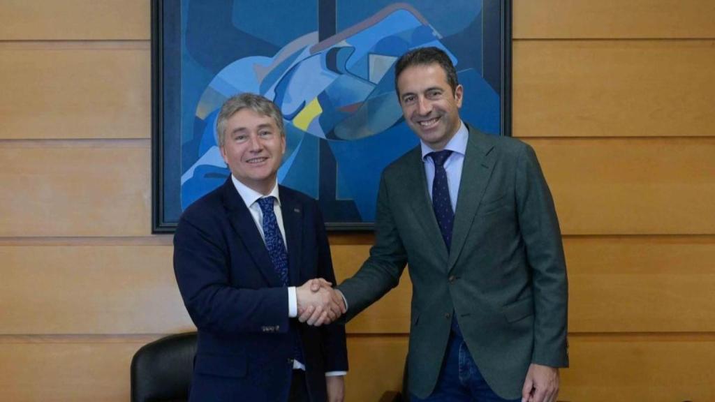 El conselleiro do Mar, Alfonso Villares, y el rector de la Universidade da Coruña, Ricardo Cao.