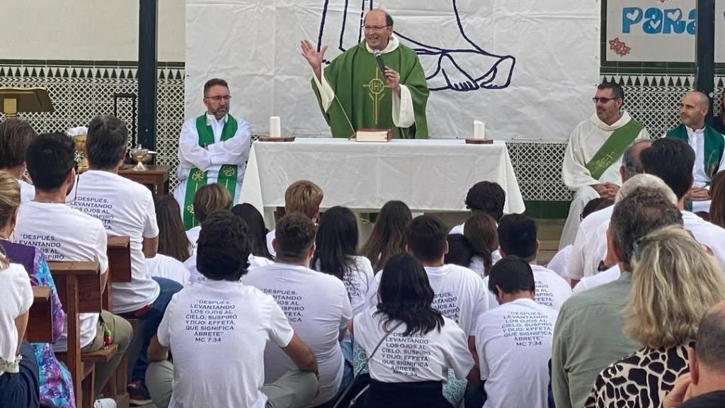 Imagen de archivo de una misa en un retiro de Effetá en Málaga.