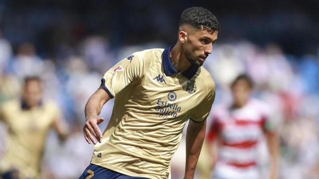 El delantero del Dépor Eddahchouri en un partido.