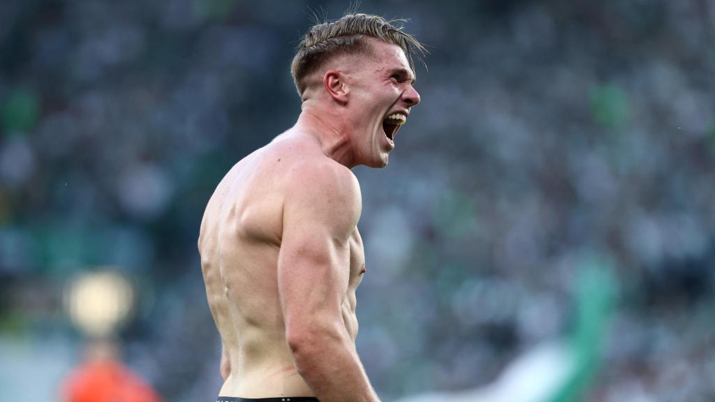 Viktor Gyokeres celebra un gol ante el Vitoria S.C.