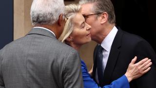António Costa, Ursula von der Leyen y Keir Starmen, durante la cumbre de este lunes en Londres