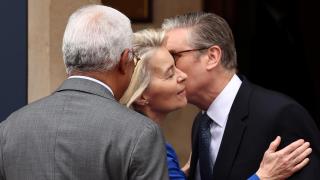 António Costa, Ursula von der Leyen and Keir Starmen, during the summit this Monday in London