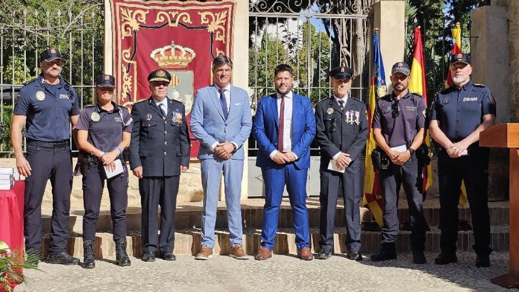 El alcalde Marcos Zaragoza en el patrón de la Policía Local de Villajoyosa en 2024.