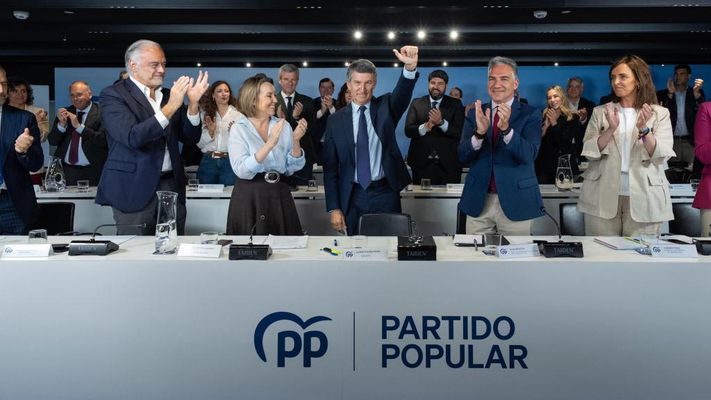 Alberto Núñez Feijóo tras su discurso ante la Junta Directiva Nacional del PP este lunes.