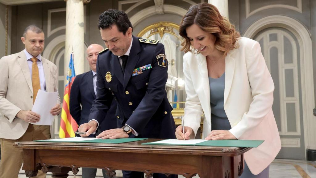 Toma de posesión de Ángel Albendín. Ayuntamiento de Valencia