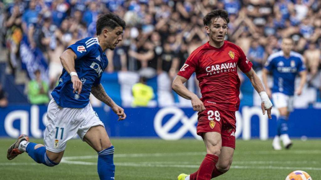 Pau Sans reclamó un penalti ante el Oviedo.