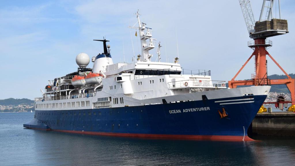 Un crucero de expediciones polares llega a Vigo para su puesta a punto