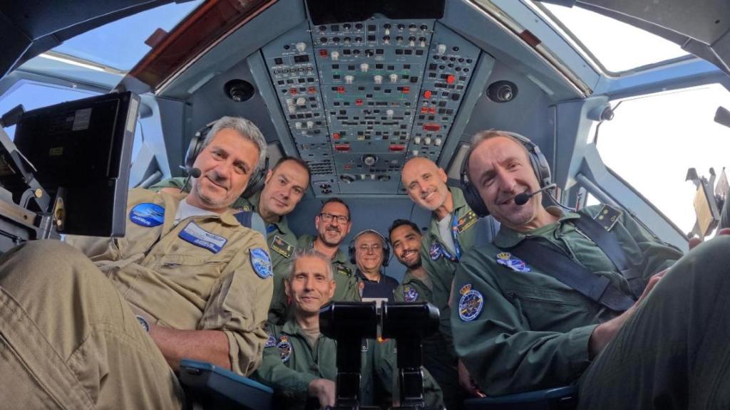 Tripulantes del primer repostaje del A330 MRTT