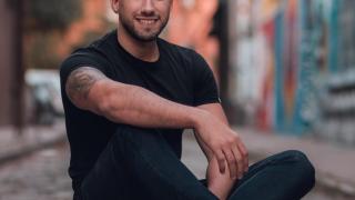 Ale Álvarez, psicólogo.