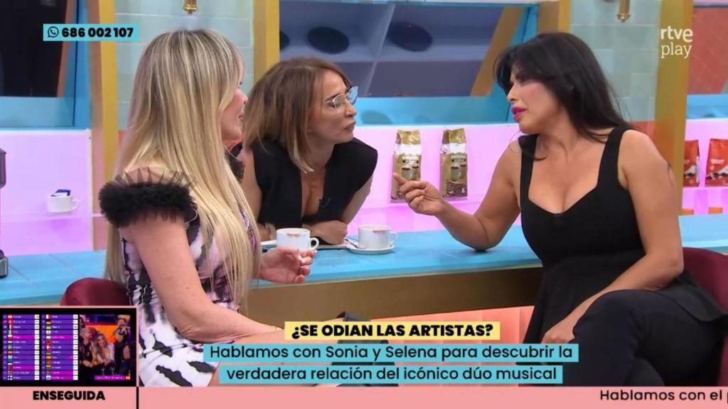 Sonia y Selena en 'La familia de la tele'.
