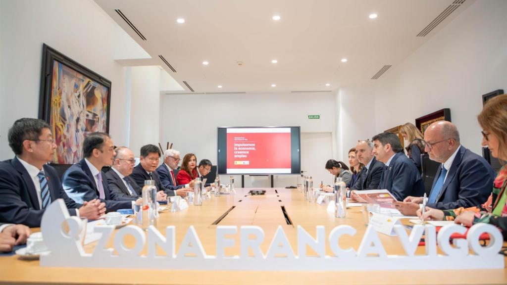 La Cúpula de la Multinacional Citic Group visita la sede de la Zona Franca de Vigo