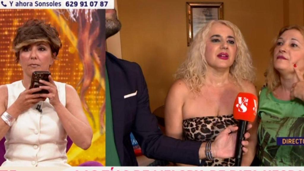 Sonsoles Ónega enseñando el audio a las tías de Melody.