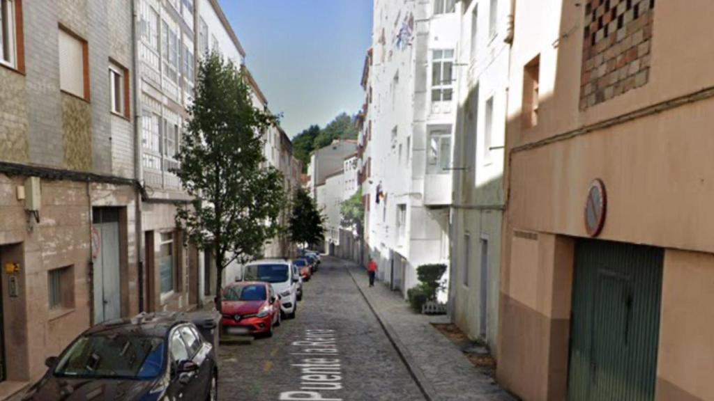 Rúa de Puente la Reina, en Santiago.