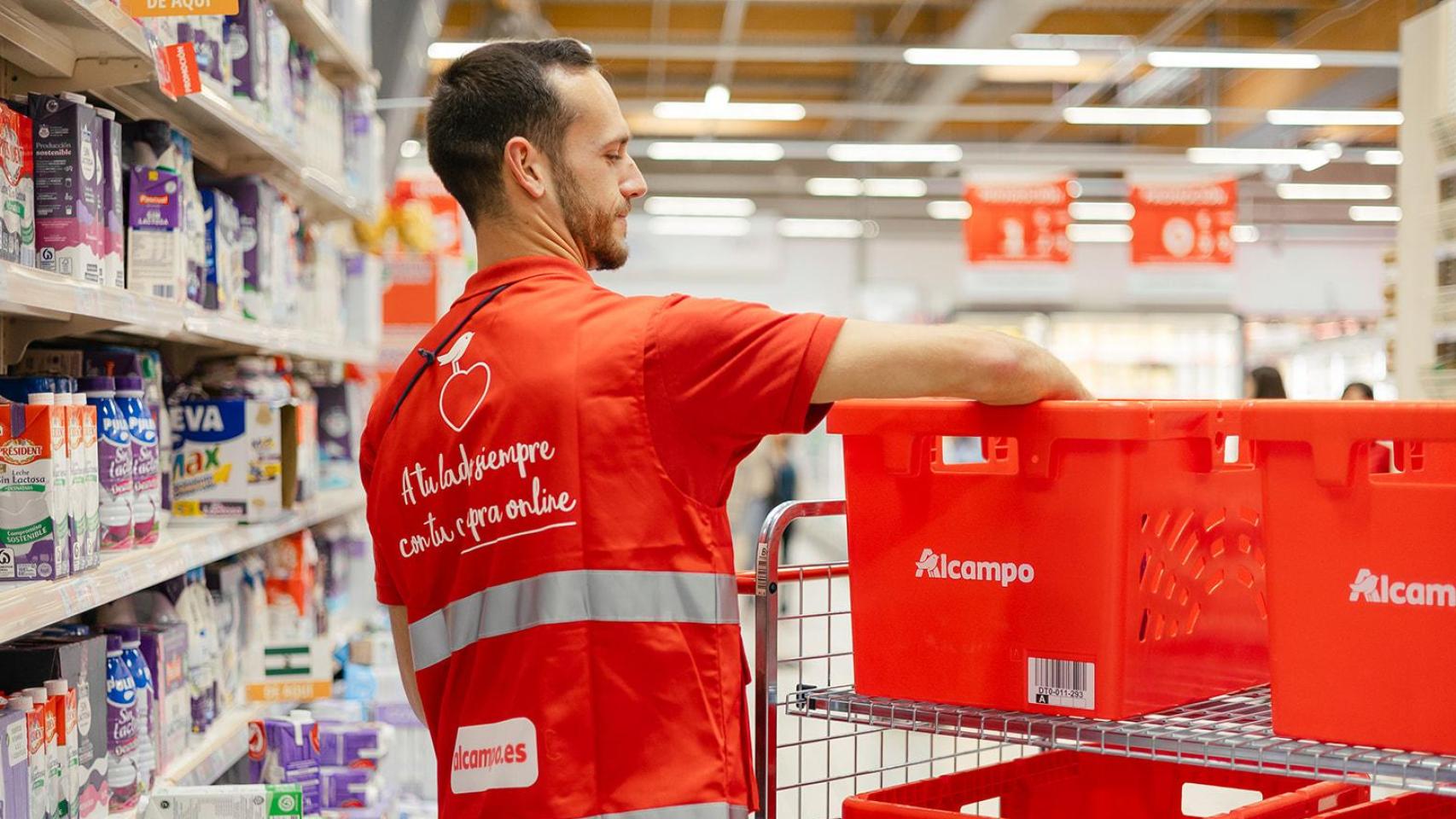 Trabajador de Alcampo.