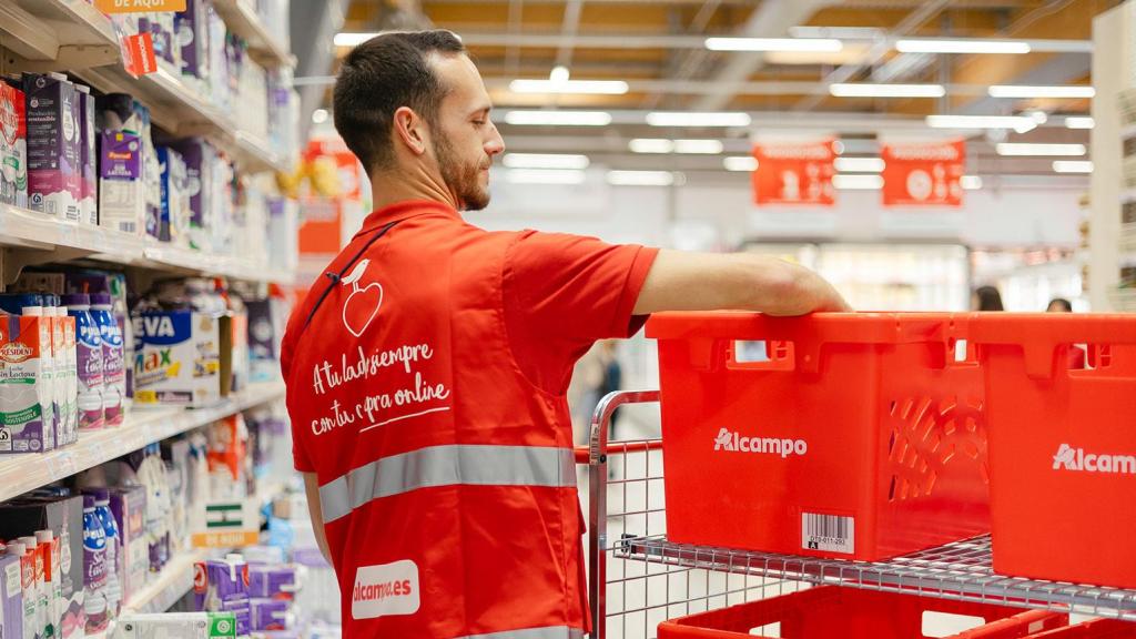Trabajador de Alcampo.