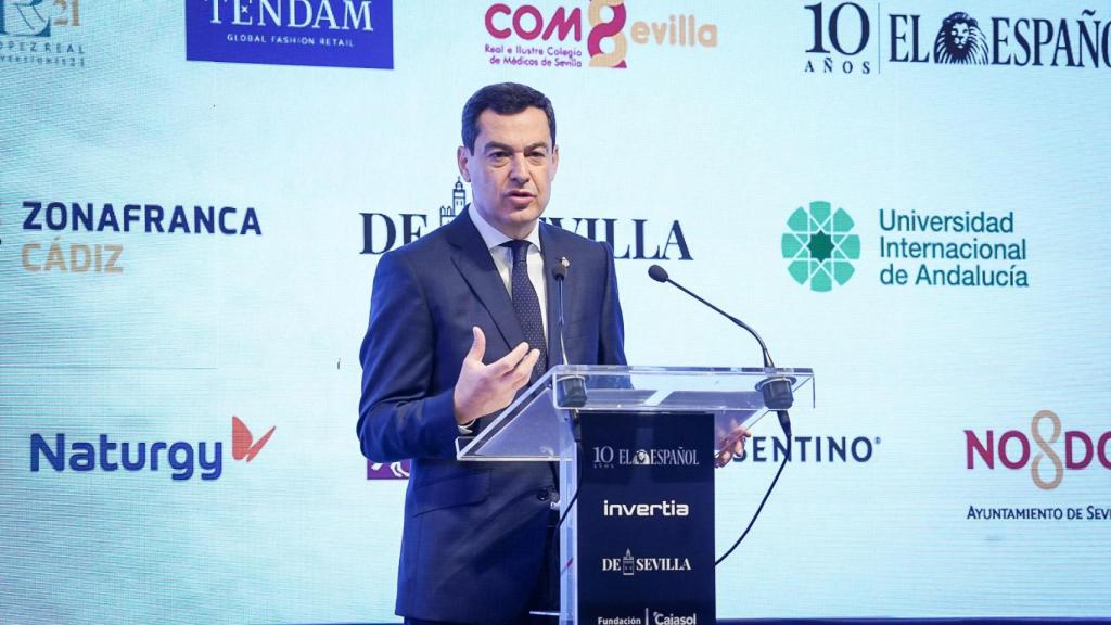 El presidente de la Junta, Juanma Moreno, en el V foro económico de El Español en Andalucía.