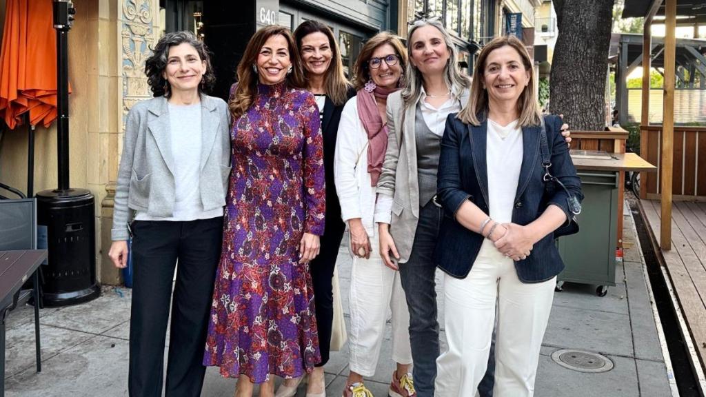 Chueca, con las directivas durante la reunión.