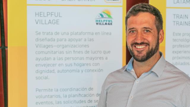 Manuel Acevedo, CEO y fundador de Helpfull Viallage.